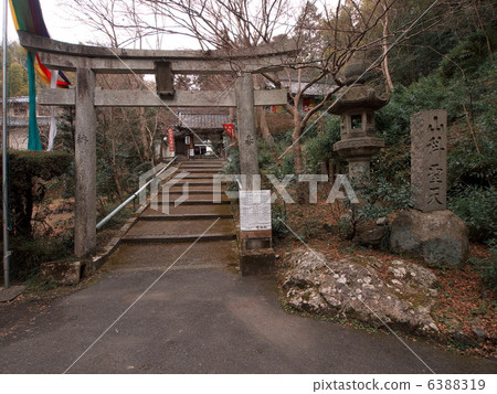 Yamashina的神聖天氣 Yamashina的神聖天氣 6388319