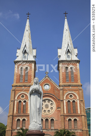 西貢大學教會在胡志明市 6389254