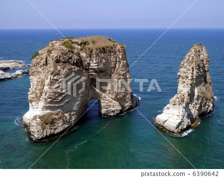 鴿子岩石在貝魯特，黎巴嫩 6390642