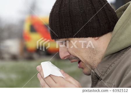 一個流鼻涕的男人 6392512
