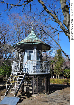 江戶Toyodono花園上野消防塔冬季的上半部分在冬天 江戶Toyodono花園上野消防塔冬季的上半部分在冬天 6394779