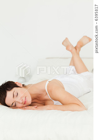 Portrait of a smiling woman posing Portrait of a smiling woman posing 6395817