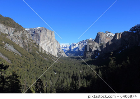 Yosemite National Park in winter Yosemite National Park in winter 6406974