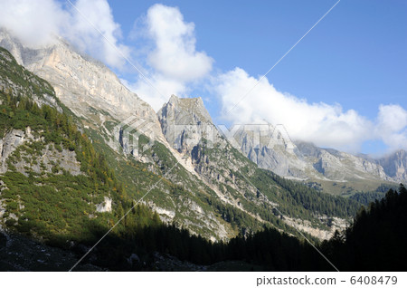 Wonderful mountains 6408479