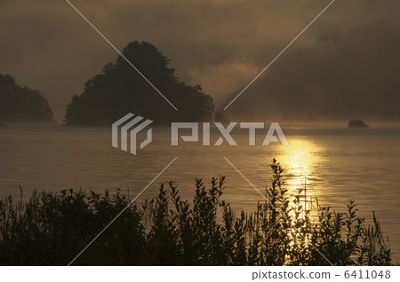 秋元湖的早晨 6411048