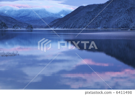 秋元湖的早晨 秋元湖的早晨 6411498