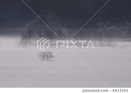 秋元湖的早晨 6413243