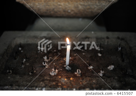 Contribution before the grave 6415507