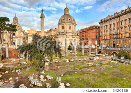 Trojans column and Santa Maria di Loreto church. 6420186