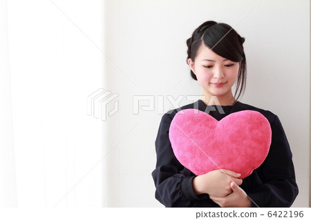 Female high school student in love 6422196