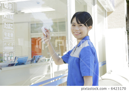 便利店店員 6423170