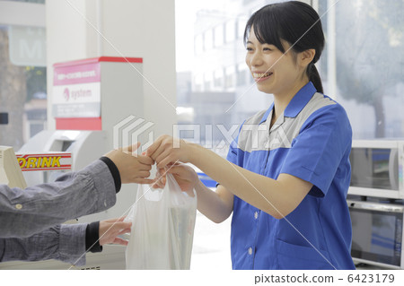 便利店店員 6423179