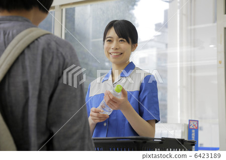便利店店員 6423189