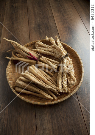 Dried radish 6423312