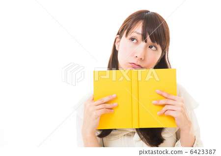 讀一本書的女人 6423387