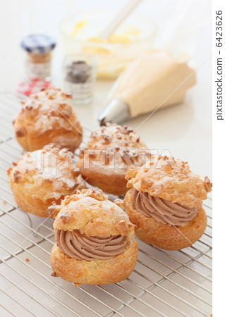 Cake making puff cream 6423626