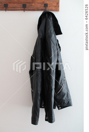 Wall-hanging leather jacket 6426526