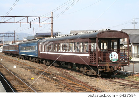 帶尾標的觀察車 帶尾標的觀察車 6427594
