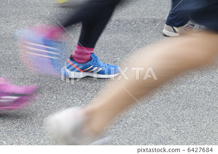 Marathon runner 6427684