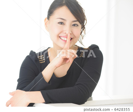 young woman      6428355