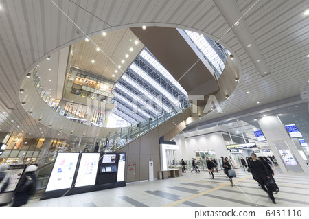 Osaka station contact Hashiguchi and spacetime space 6431110