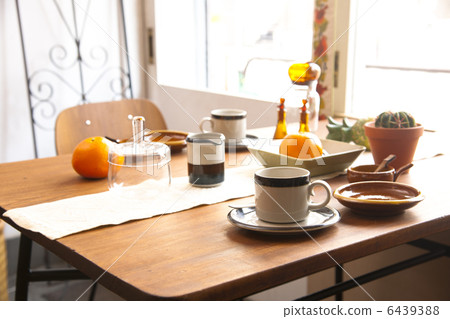 Slow cafe 6439388