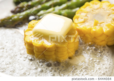 烤玉米用黃油。 6444084