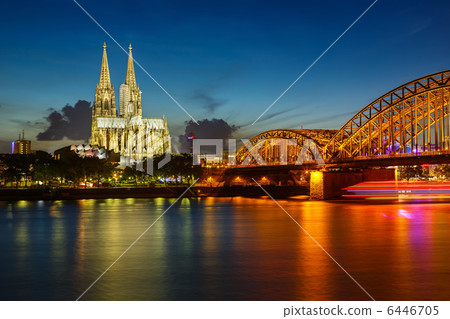 Cologne Cathedral and Hohenzollern Bridge, Germany Cologne Cathedral and Hohenzollern Bridge, Germany 6446705