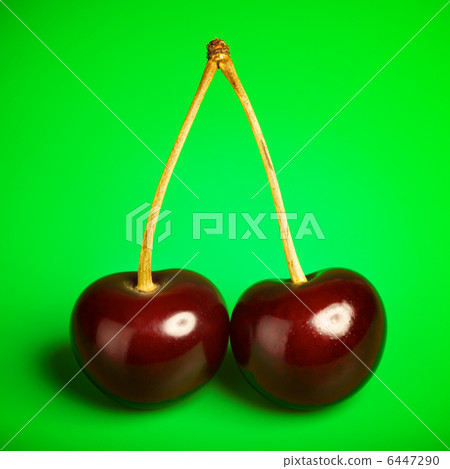 Fresh Cherries 6447290