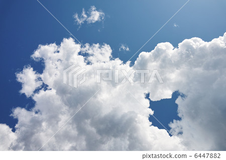 初夏的雲彩 6447882