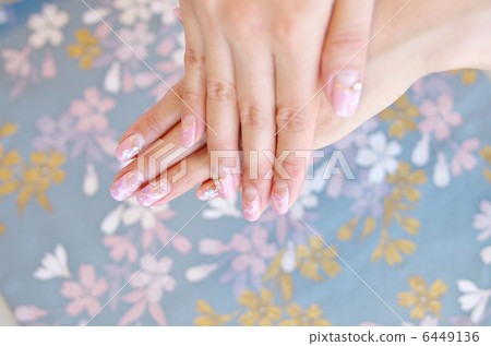 Nail art hands and kimonos Nail art hands and kimonos 6449136