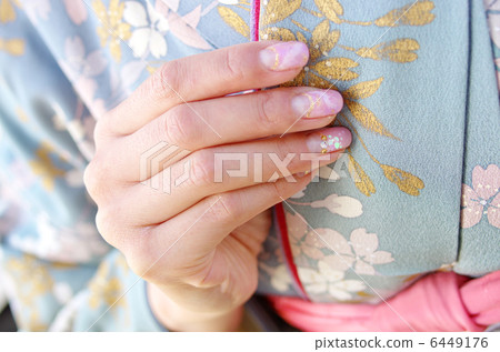 Women in kimono and nail art Women in kimono and nail art 6449176