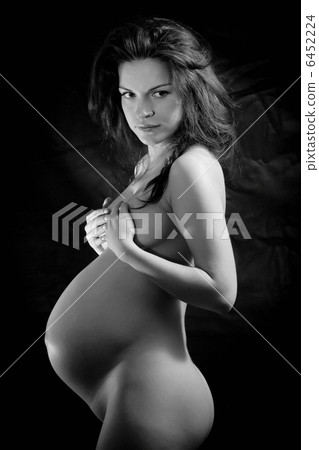 Black and white image of beautiful pregnant woman 6452224