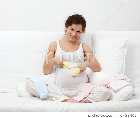 Young pregnant woman Young pregnant woman 6452405