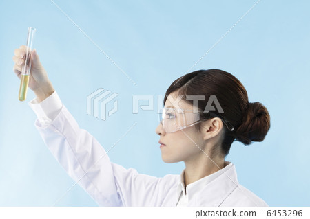 一位科學家 6453296