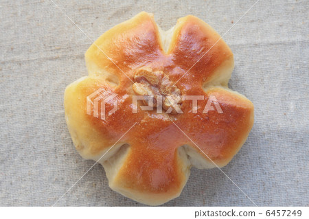 從頂部看到的核桃麵包 從頂部看到的核桃麵包 6457249