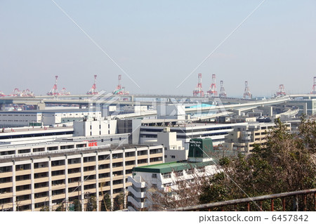Honmoku JCT hoping from the hill park where the harbor can be seen 6457842