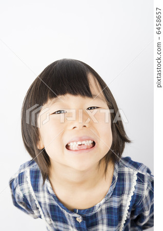 My baby teeth are gone. My baby teeth are gone. 6458657