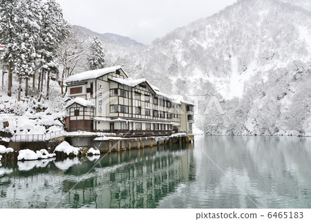Toyama prefecture · Omaki hot spring in winter 6465183