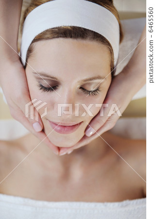 Beautiful young woman in spa 6465560