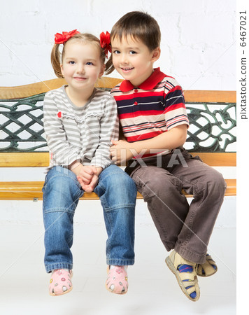 Children on bench 6467021