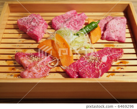 Grilled meat 6469296