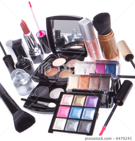 set of cosmetic makeup products 6470241