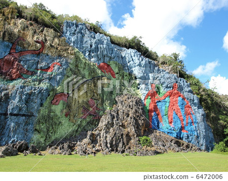 A mural painting of Place Tria of the World Heritage "Vinales Valley" (Cuba) 6472006
