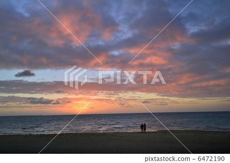 黎明時分的海灘 黎明時分的海灘 6472190