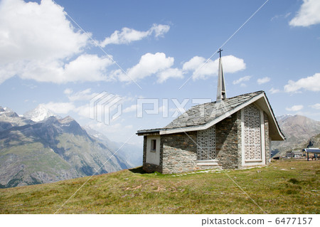 Alpine Plateau 6477157