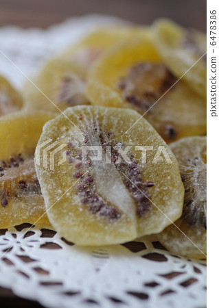 Green kiwi dried fruit Green kiwi dried fruit 6478386