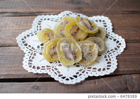 Green kiwi dried fruit Green kiwi dried fruit 6478389