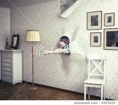 people break wall 6481628