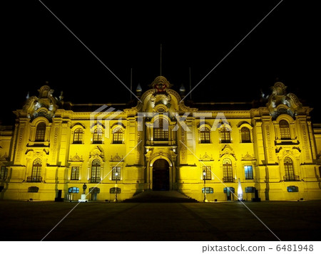 Peruvian government night view 6481948